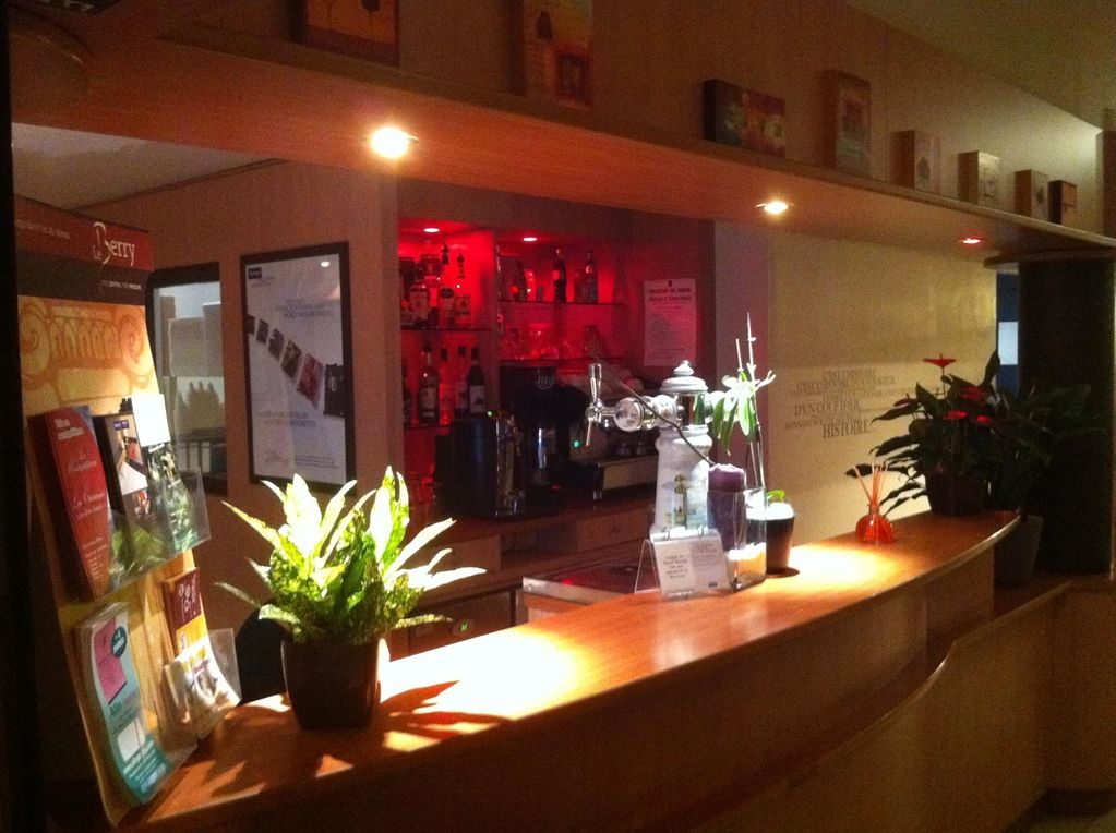 Kyriad Bourges Sud Restaurante foto